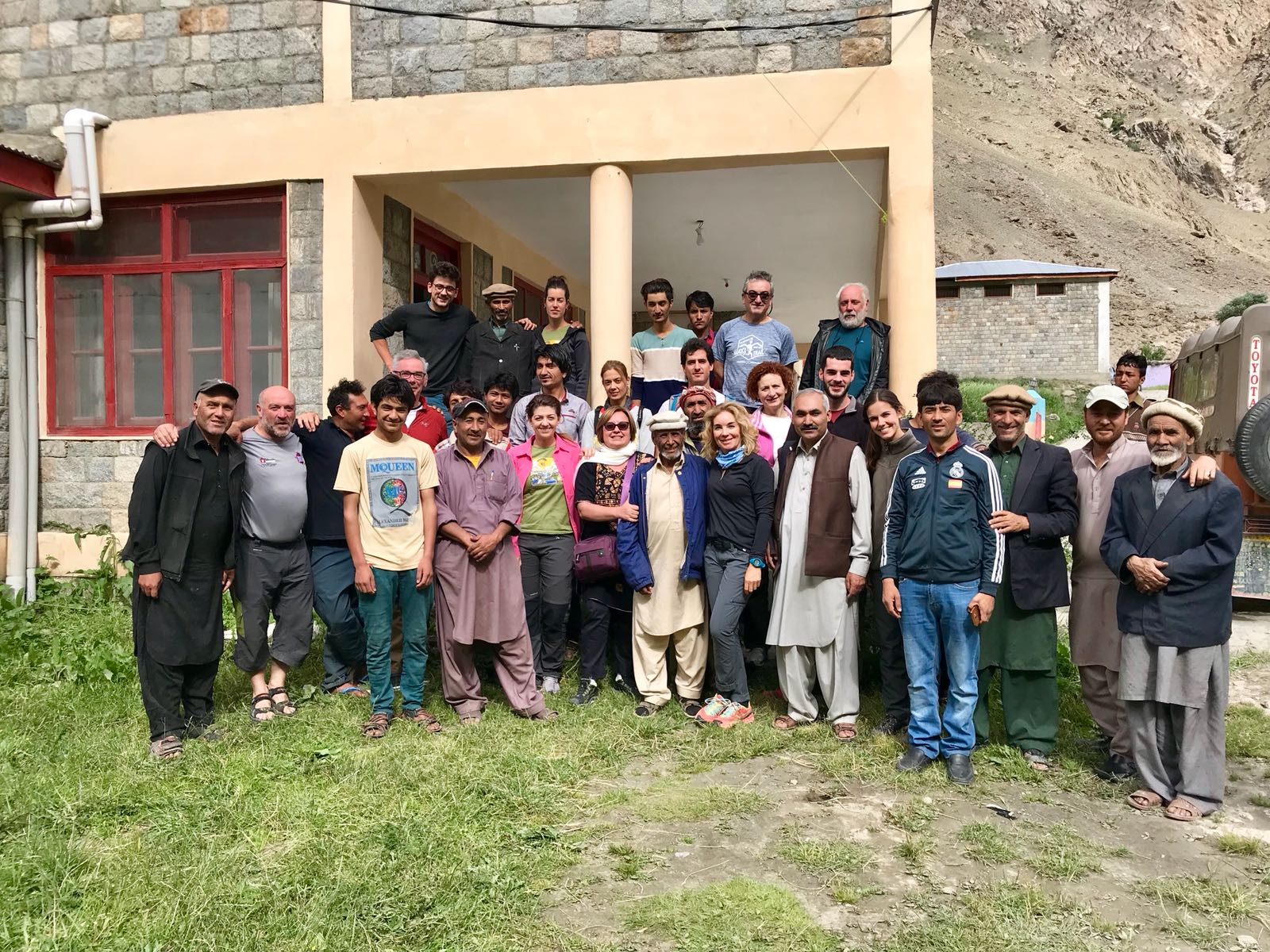 El equipo de voluntarios de la Fundación Sarabastall, que ha permanecido en el valle de Hushé desde el pasado día 24 de julio, regresa ya a España. Vuelven satisfechos por el trabajo y con la maleta llena de emociones.