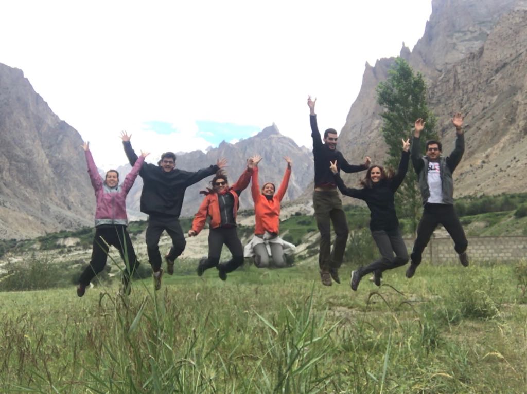 El equipo de voluntarios de la Fundación Sarabastall, que ha permanecido en el valle de Hushé desde el pasado día 24 de julio, regresa ya a España. Vuelven satisfechos por el trabajo y con la maleta llena de emociones.